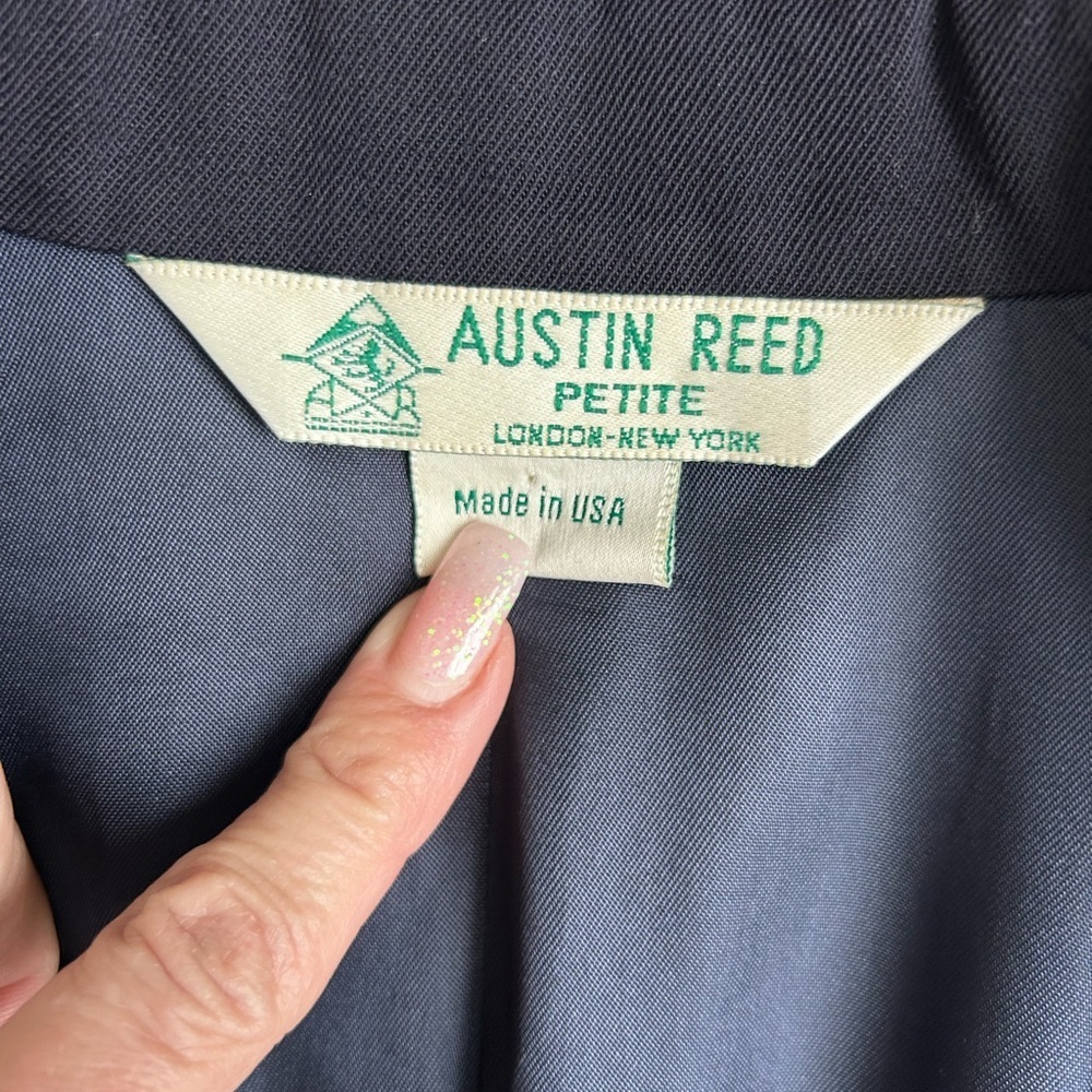 Austin Reed Vintage Wool Women's Blazer in Deep Blue and Gold Buttons size 12P - Picture 7 of 14